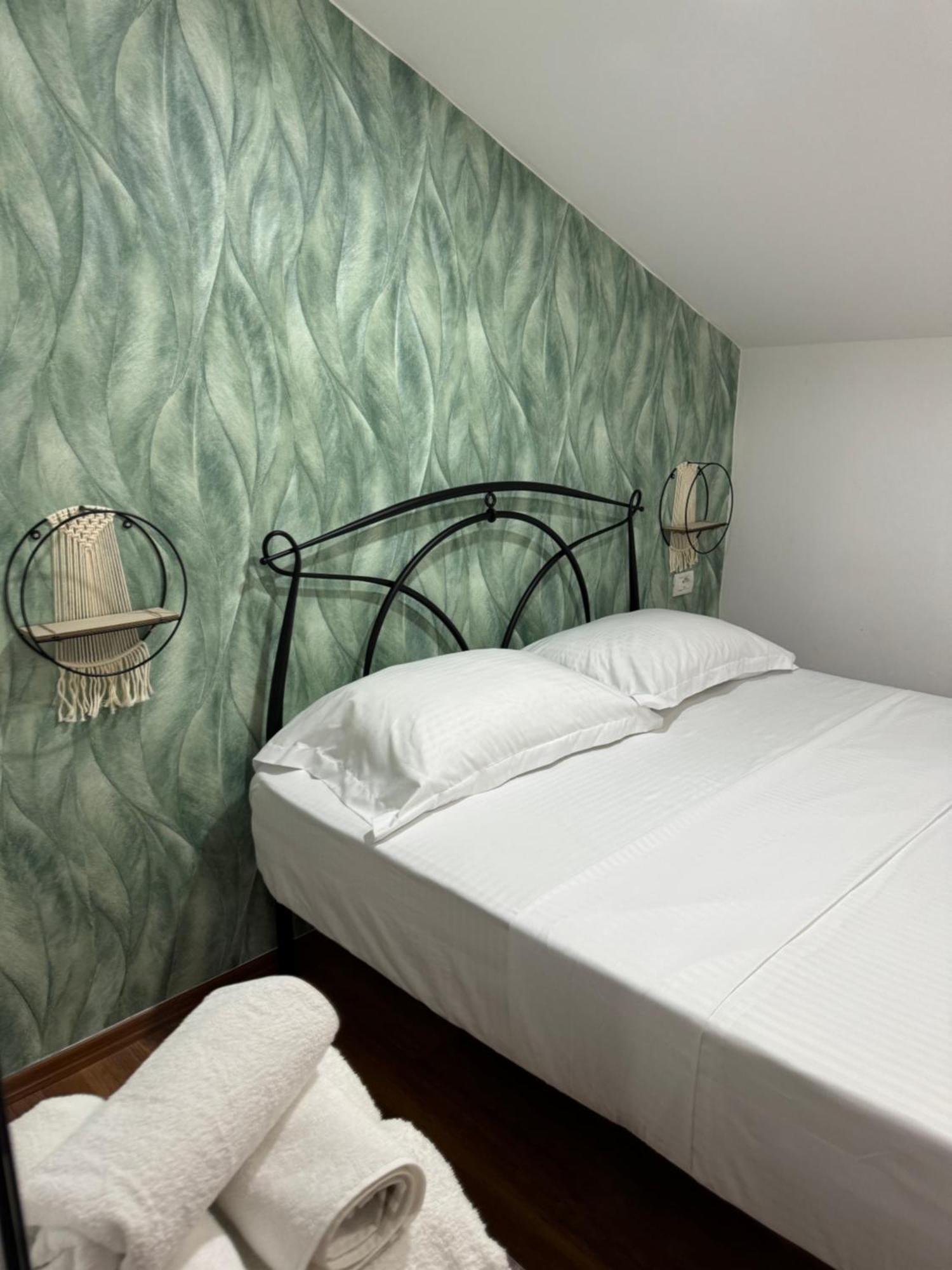 Guest House Himaj Berat Exterior photo